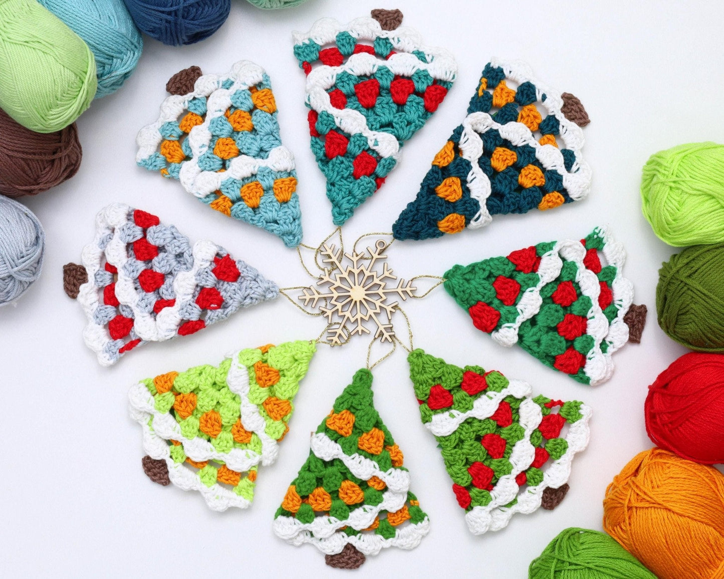 Crochet Pattern FROSTIS Christmas Tree – 2 Sizes PDF - Hakel Liebe